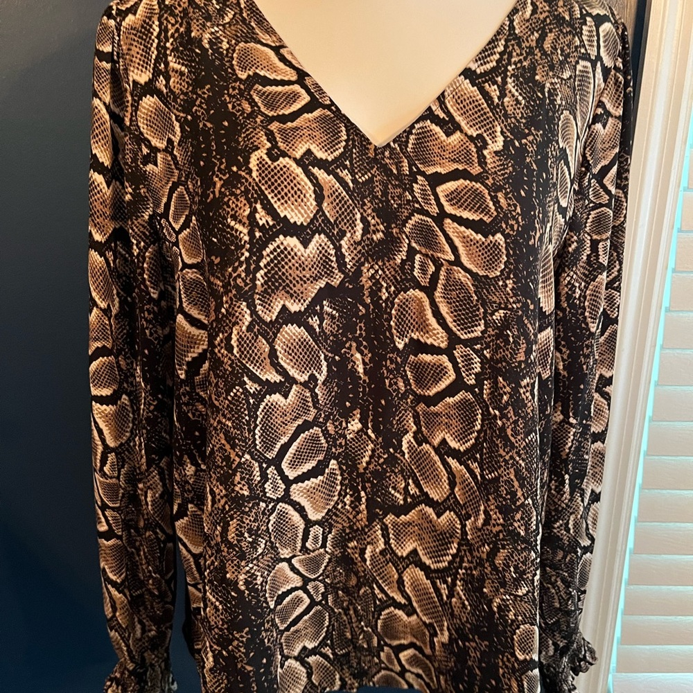 🧡NWT Worthington Snake Print Blouse🧡